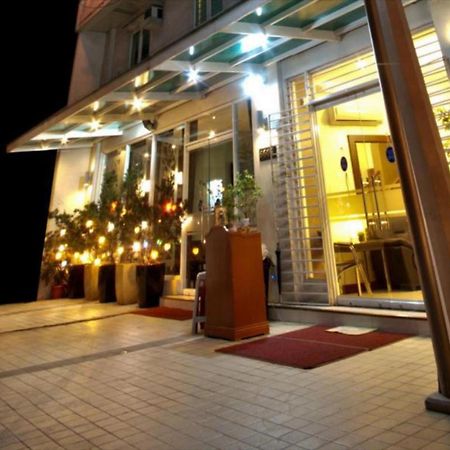 Townhouse Oak Avitel Hotel Near Osmena Highway, Pnr Pasay Station, Metro Manila San Pedro Makati Exterior foto
