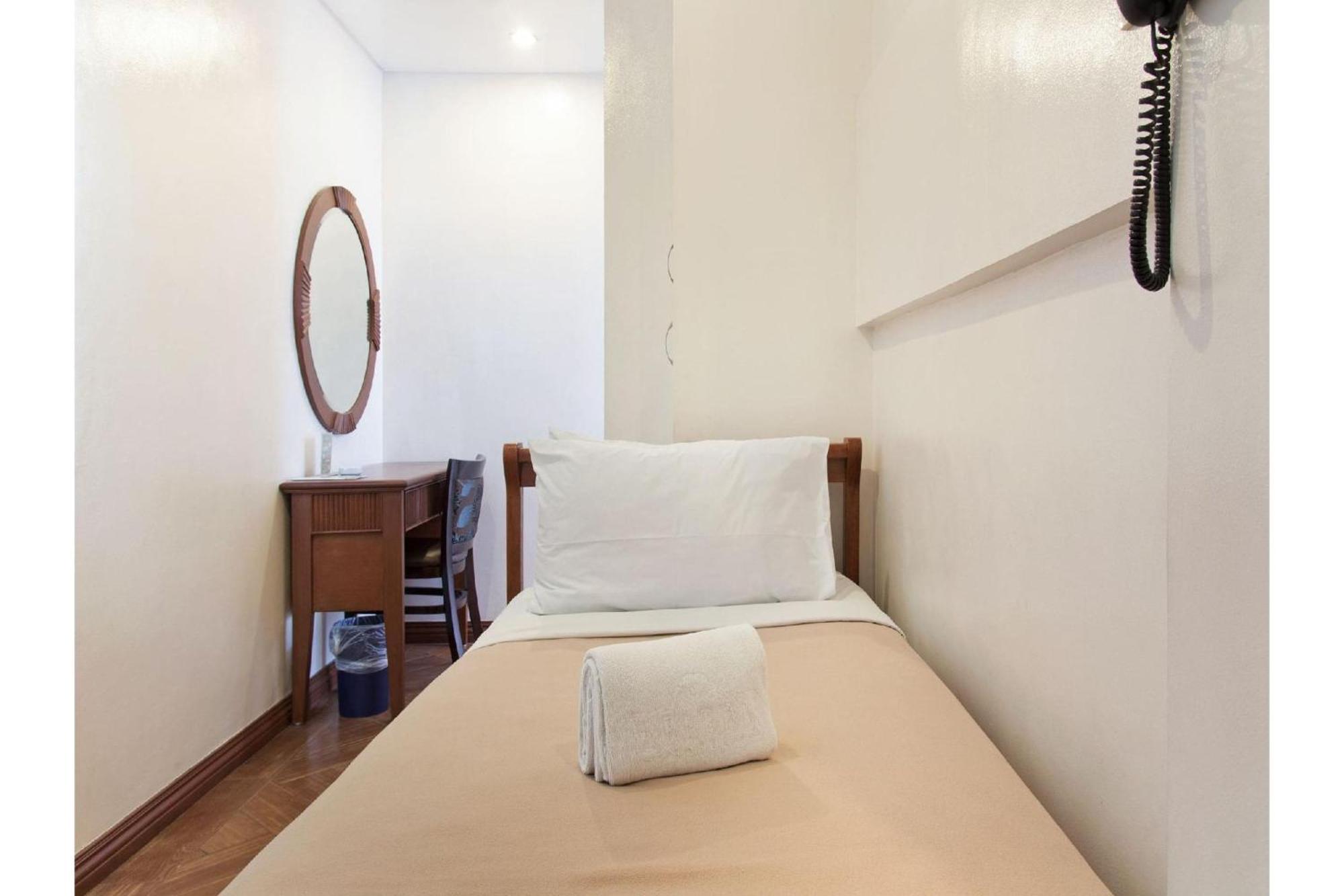Townhouse Oak Avitel Hotel Near Osmena Highway, Pnr Pasay Station, Metro Manila San Pedro Makati Exterior foto