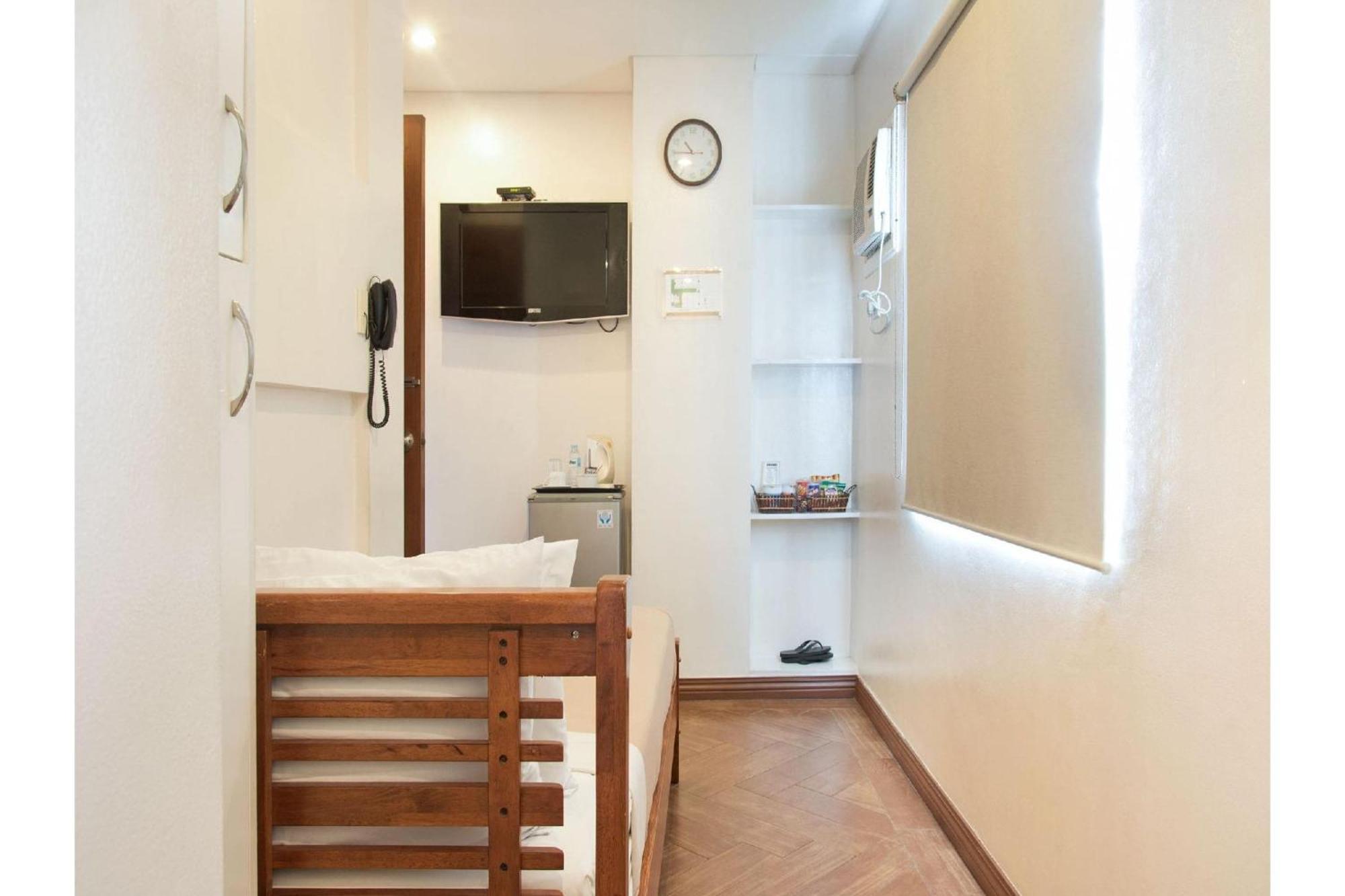 Townhouse Oak Metro Manila Near Osmena Highway Pnr Pasay Formerly Avitel Hotel San Pedro Makati Exterior foto